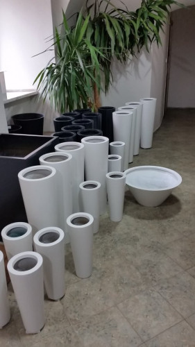 Sada kónických designových květináčů