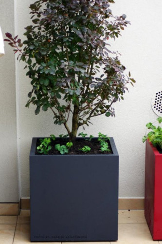 Sklolaminátové květináče na míru