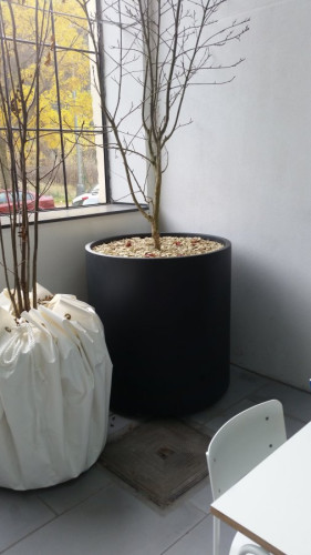 Velký hladký květináč