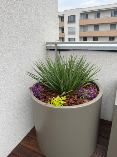 Kulatý venkovní květináč