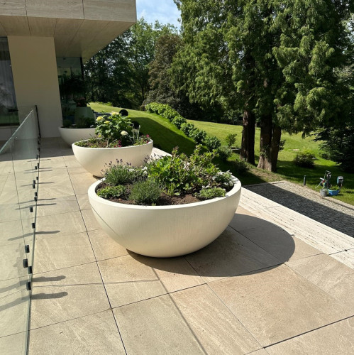 Designové květináče pro venkovní prostory