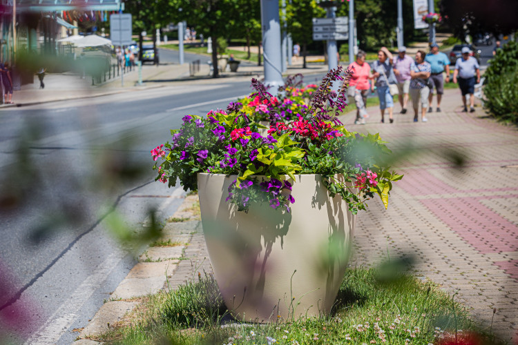 Moderní venkovní květináče ERA
