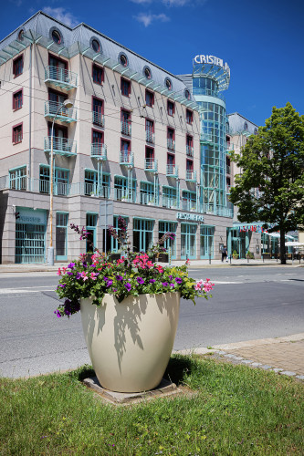 Moderní venkovní květináče ERA