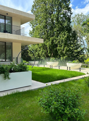 Designové květináče pro venkovní prostory